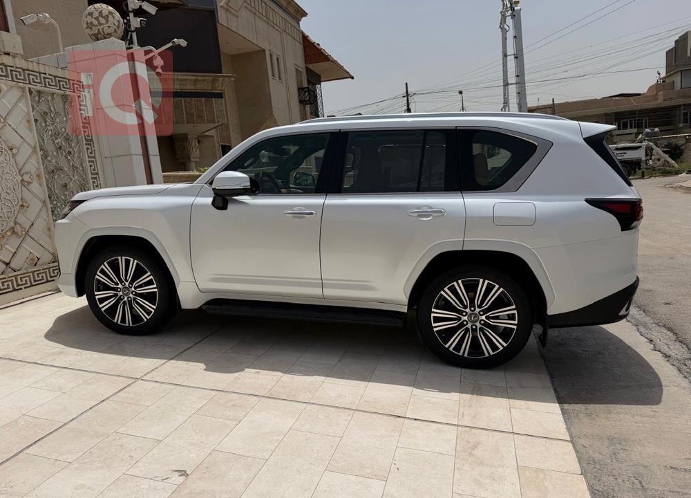 Lexus LX